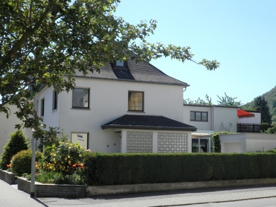 Blick auf die Ferienwohnung (1. Etage mit Terrasse)