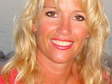 Esther Snijders Esther Snijders
