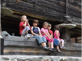 Children enjoying theirselves
