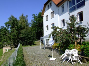 Ferienwohnung "Hübelhaus" bei Plothen, im Land der 1000 Teiche. Ferienwohnung "Hübelhaus" bei Plothen, im Land der 1000 Teiche.