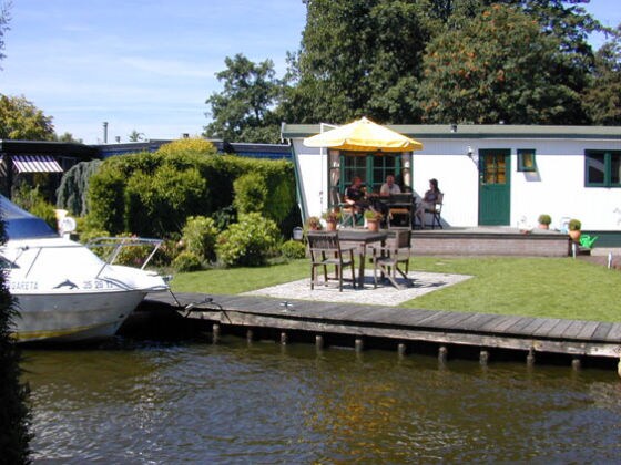 Ferienhaus D45 Chaletpark de Brekken reizvoller Garten direkt am See