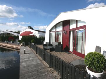 Holiday house Bungalow at the waterside Holiday house Bungalow at the waterside