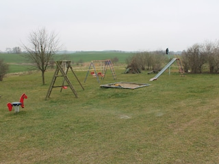 Spielplatz am Haus