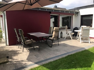 Terrasse und Garten nur für die Gäste