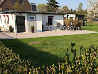 Viel Garten, Rasen und Natur- Fahrräder vorhanden!