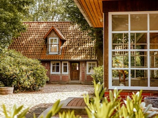 Hofansicht Kleines Fachwerkhaus