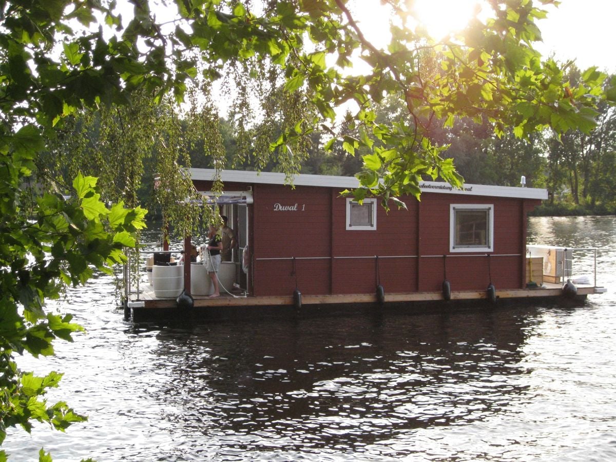 Hausboot Duval 1, Spandau, Firma Duval Hausbootvermietung Frau Viola