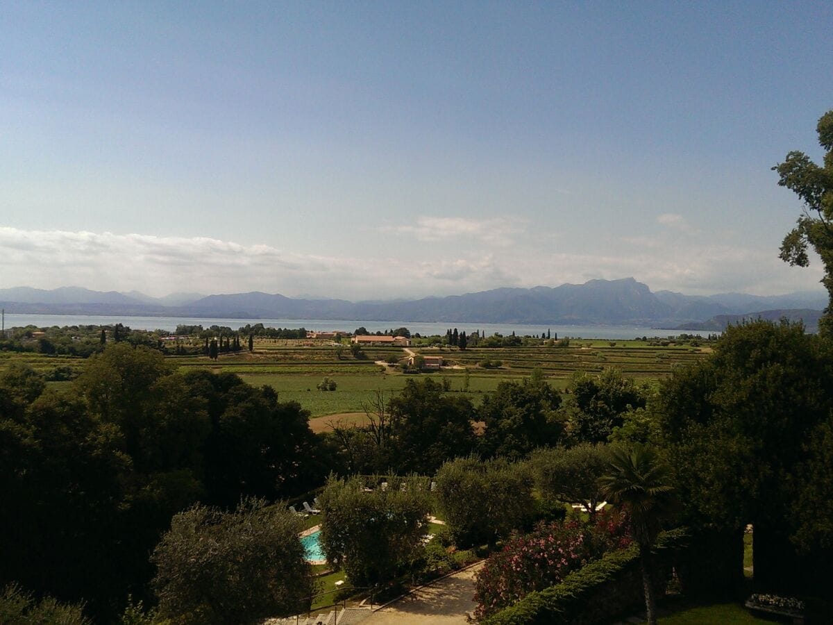 Blick vom Fenster auf den See