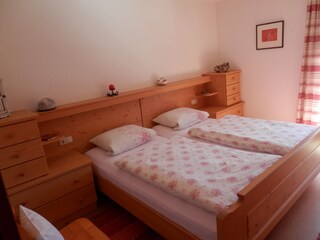Schlafzimmer 1