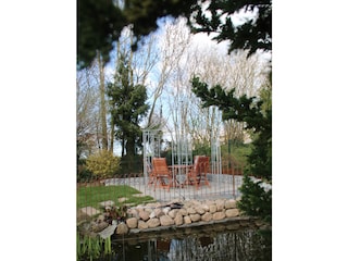 Pavillon am Teich