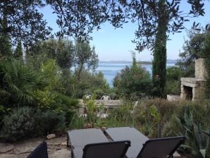 Holiday apartment Seaside home, garden retreat right on the water - Zdrelac - image1