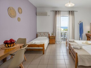 Doeble bed and single bed for 3 people