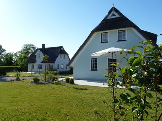 großzügige Gartenanlage