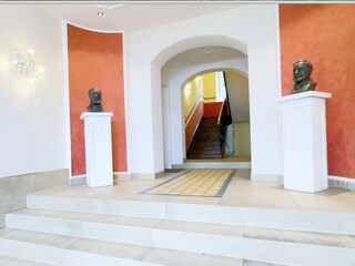 Imposanter Eingangsbereich