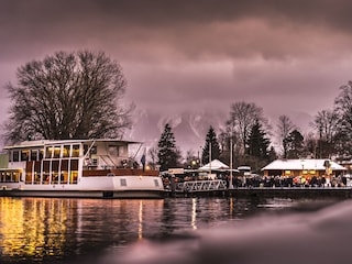 Weihnachtsmärkte direkt am See