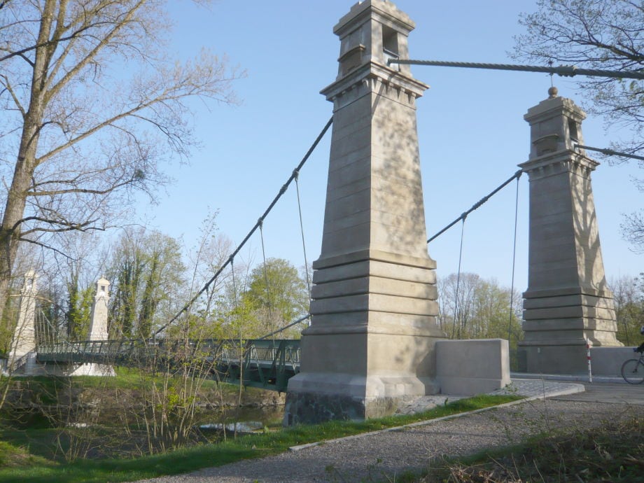 historische haengebruecke ueber die argen