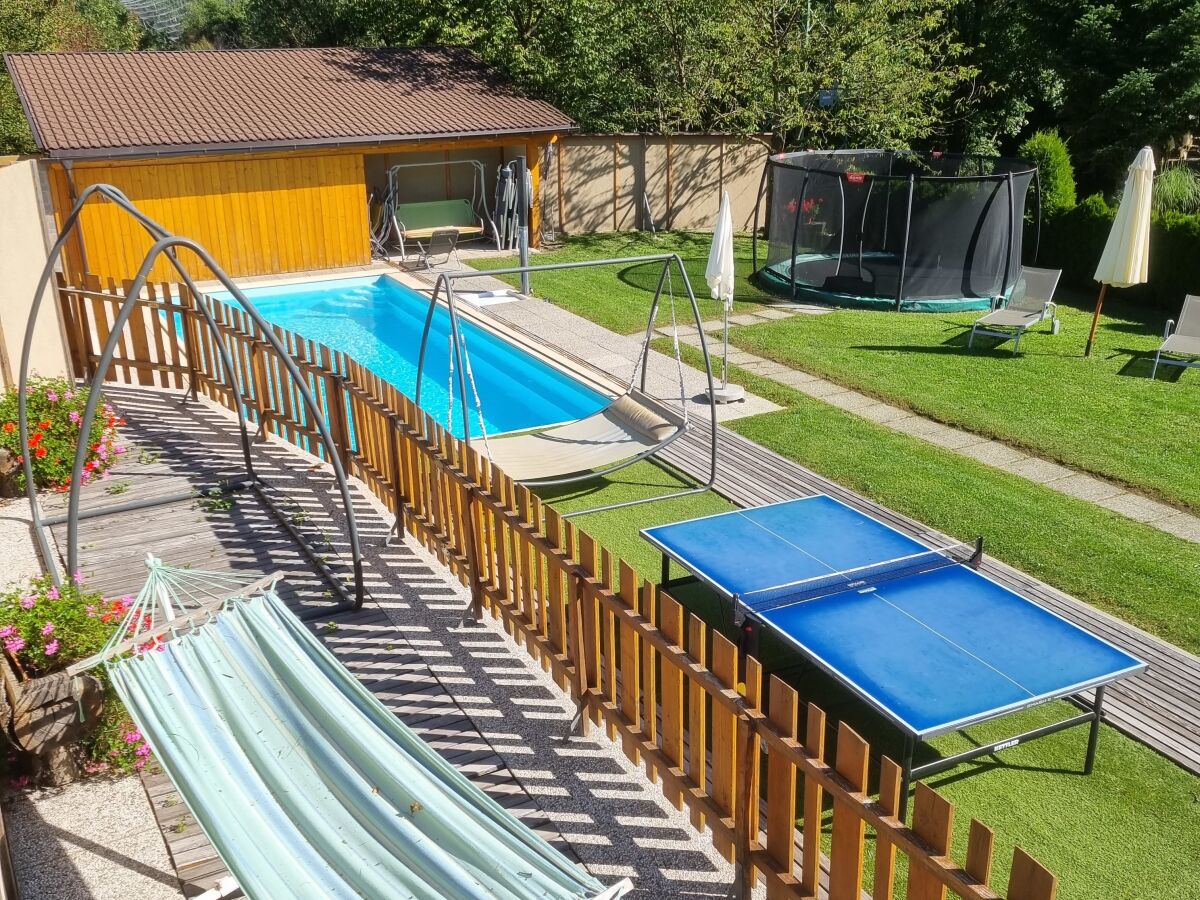 Gartenbereich mit Pool, Tischtennis, Trampolin etc.