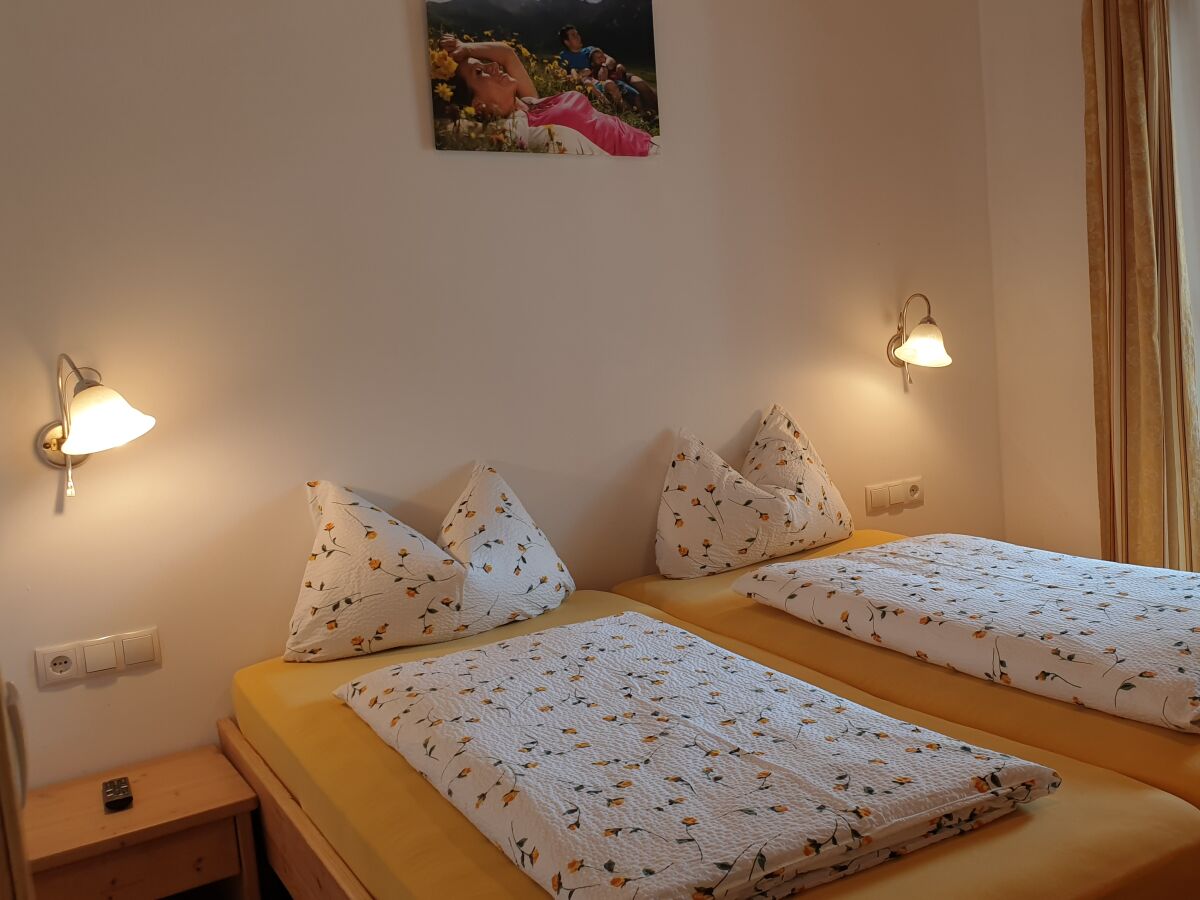 Schlafzimmer 2