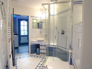 Wc, Dusche mit 2 Eingängen