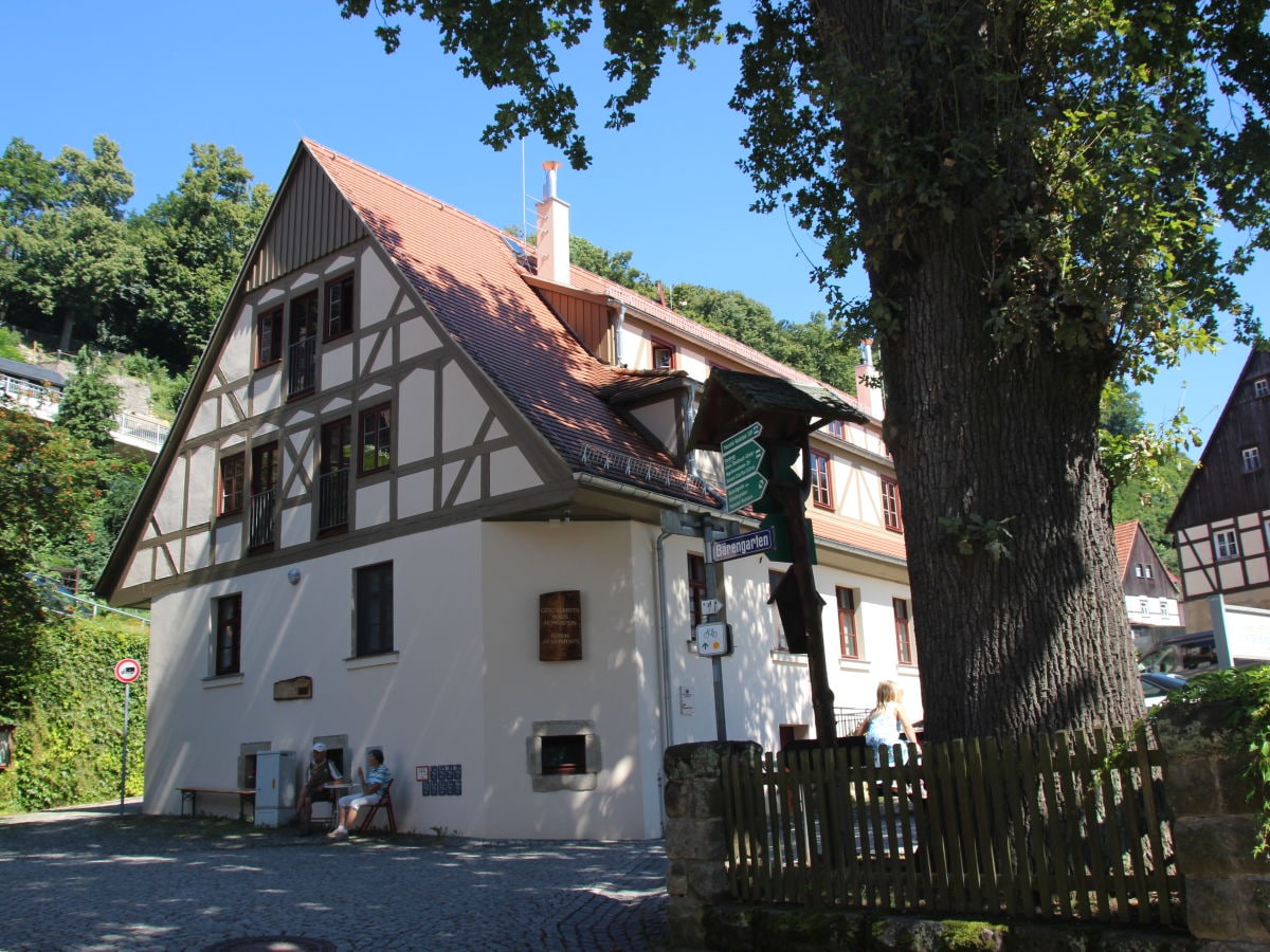 Das Haus im Sommer direkt am Malerweg