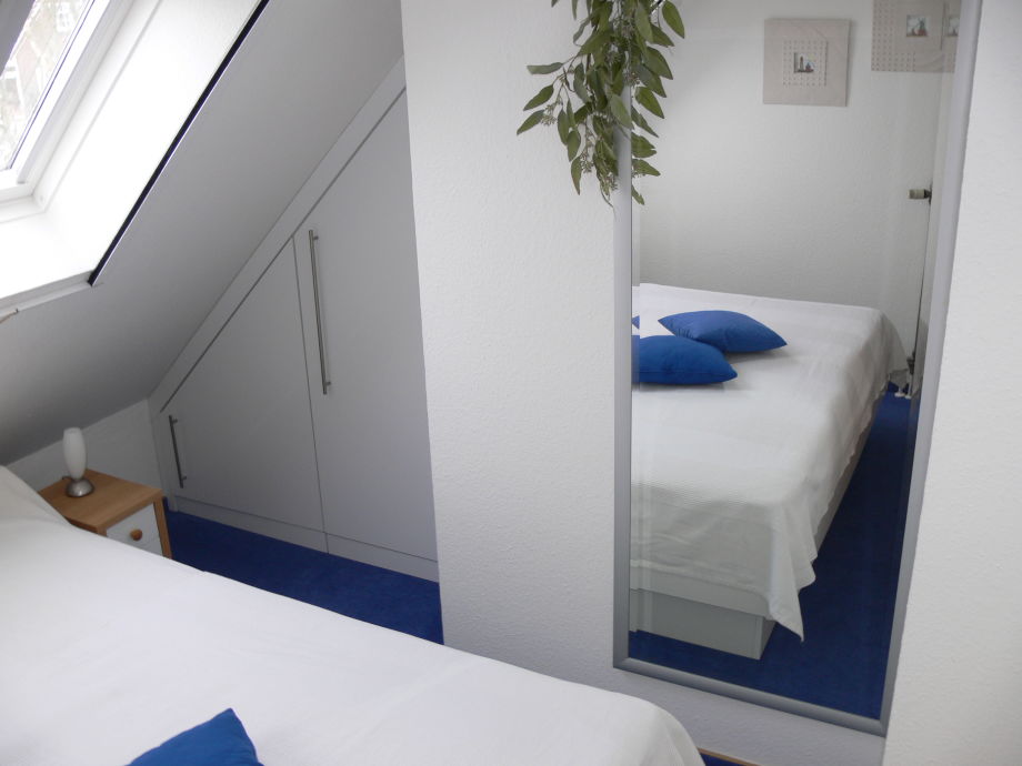 Einbauschrank schlafzimmer berlin ~ dayoop.com Schlafzimmer einrichtung berlin