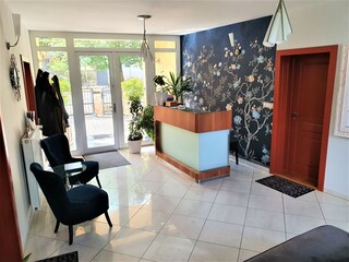Lobby, Reception