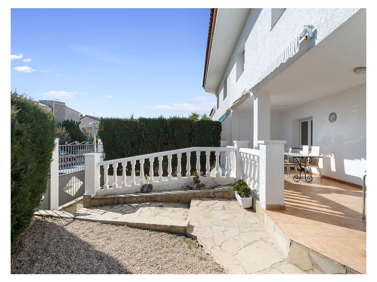 Villa in Pino Alto für 12-14 Personen, 400m zum Meer