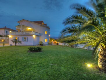 Holiday apartment 4 Villa Buric