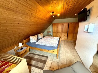 Schlafzimmer 2
