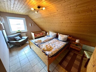 Schlafzimmer 2