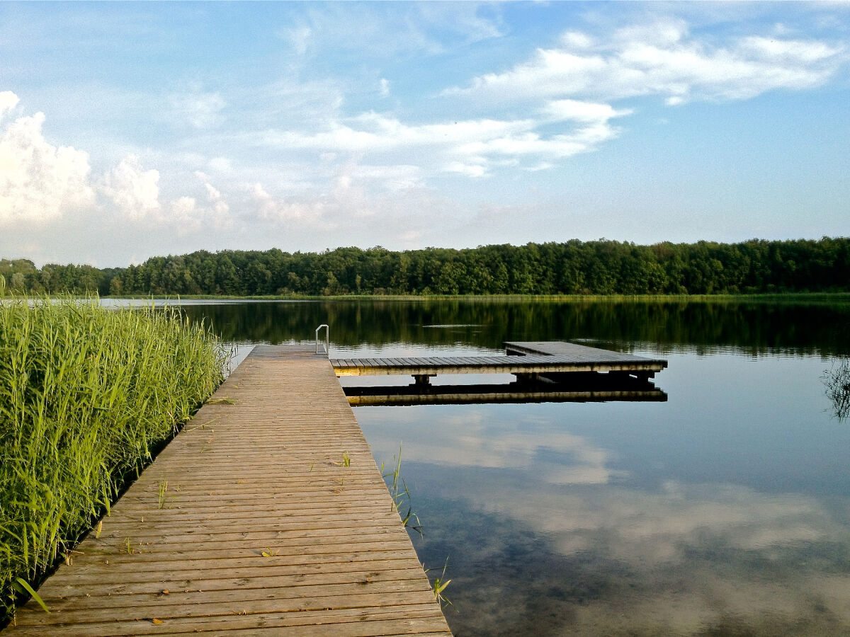 Steg am Badesee