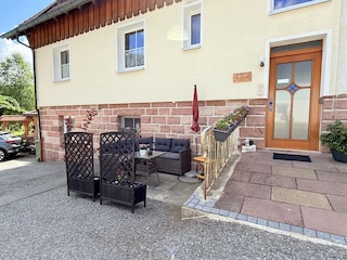 Hauseingang zu den Ferienwohnungen