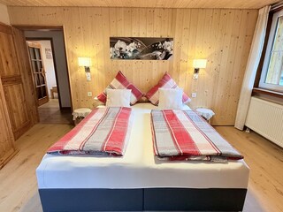 gemütliches Schlafzimmer mit 4 Betten