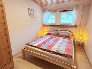 Doppelzimmer mit Kleiderschrank