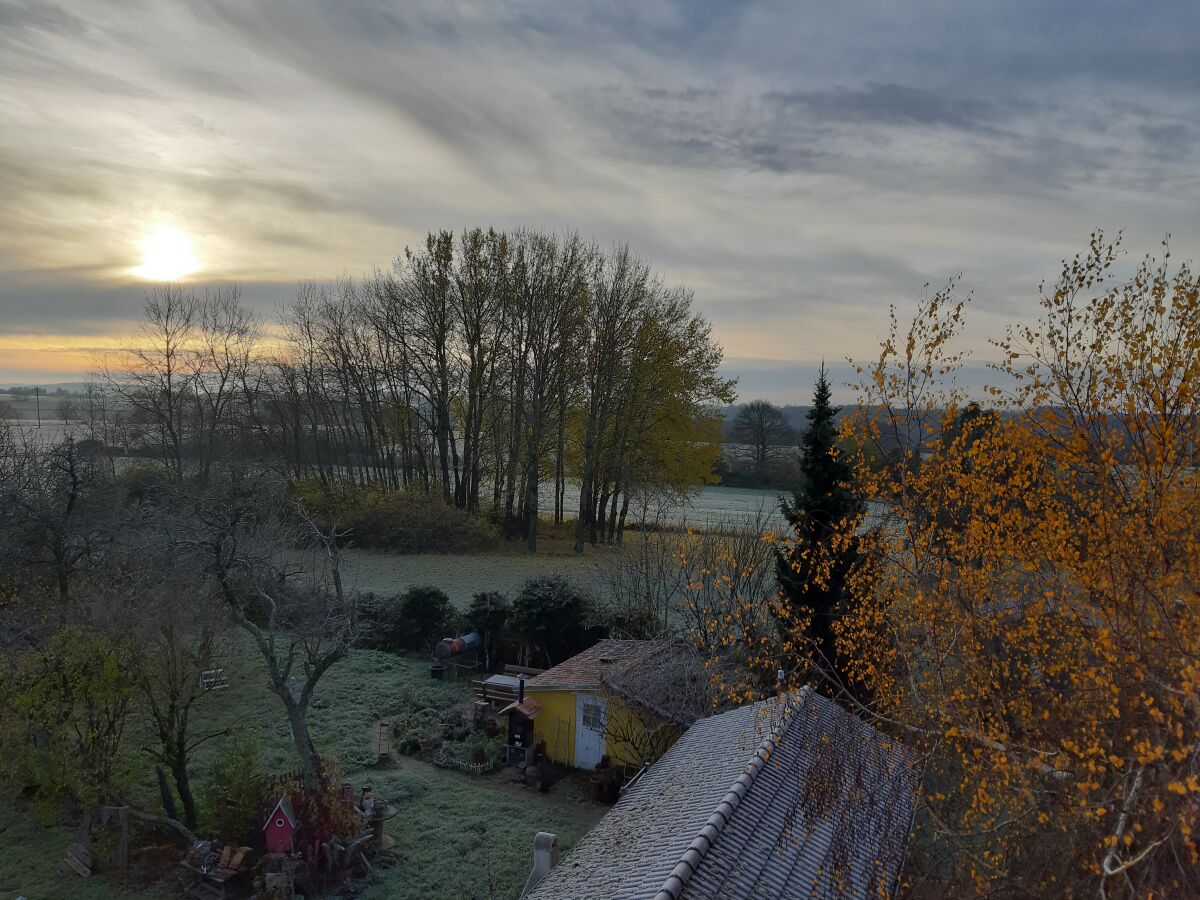 Blick auf den angrenzenden Dorfgarten