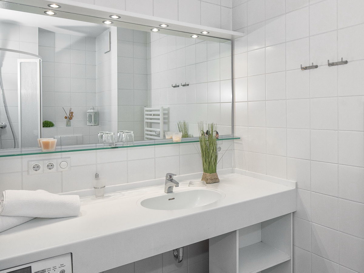 Ferienwohnung Ostwind, Haffkrug, Firma Holm-Immobilien - Frau Birgit Holm