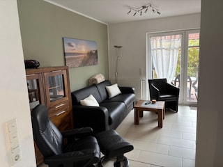 Blick von der Diele in den Wohnraum