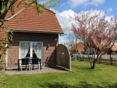 Terrasse Wattkieker mit großem Garten