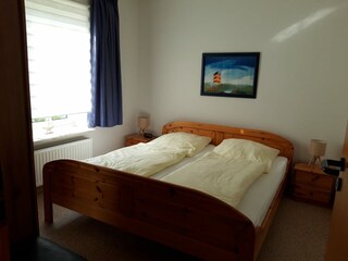 Schlafzimmer mit Doppelbett