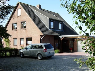Haus Osterkoogstr. mit Parkplatz