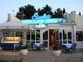 Restaurant in der Nachbarschaft am Strand