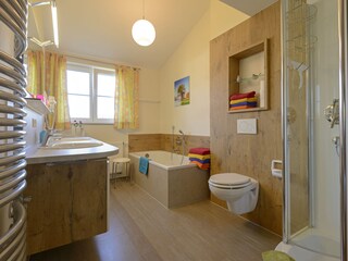 Bad/Dusche und WC