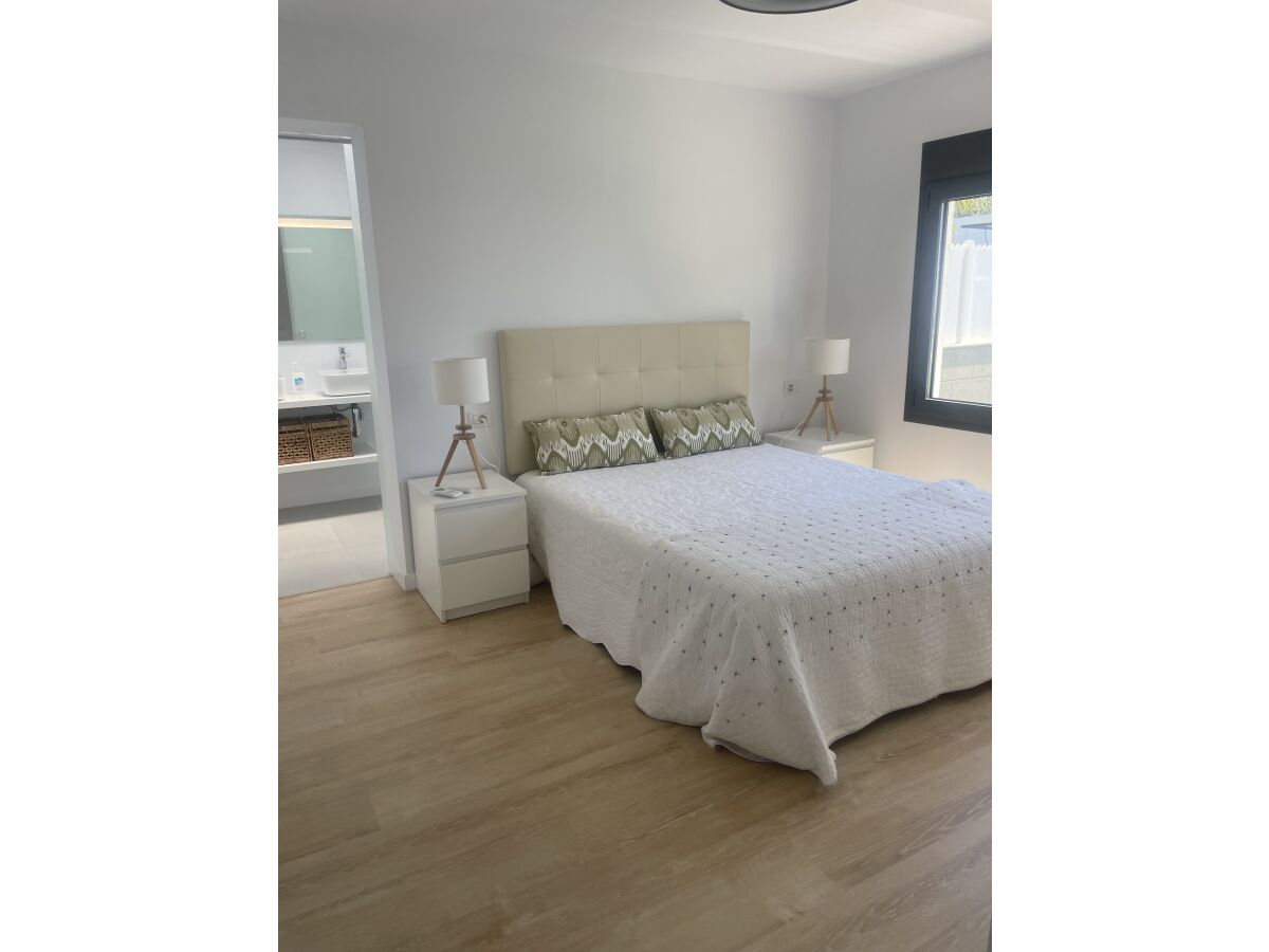 Schlafzimmer 1,60 Bett