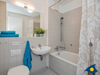Bad mit Wanne