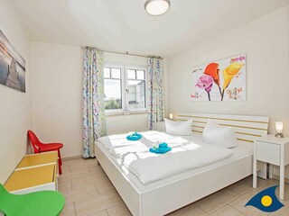 Schlafzimmer mit Doppelbett