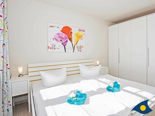 Schlafzimmer mit Doppelbett