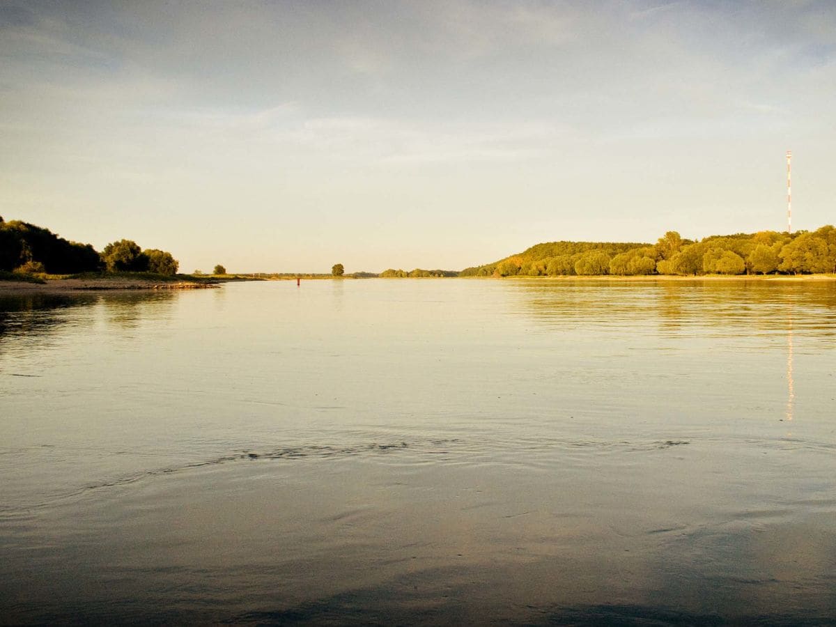 Die Elbe bietet feine Sandstrände und beruhigende Weite