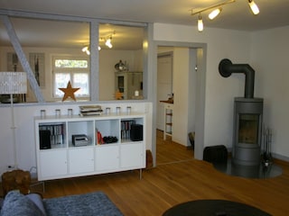 Wohnzimmer mit gemütlichem Kaminofen