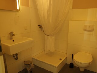 Appartement Glowe Badkamer 10