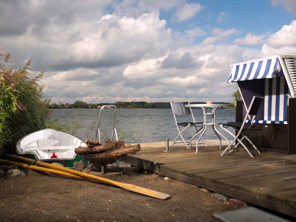 Ferienwohnung "mozart" direkt am see mit boot, mecklenburgische ...